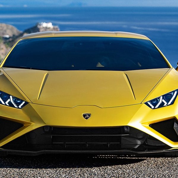 Rent Lamborghini Huracan