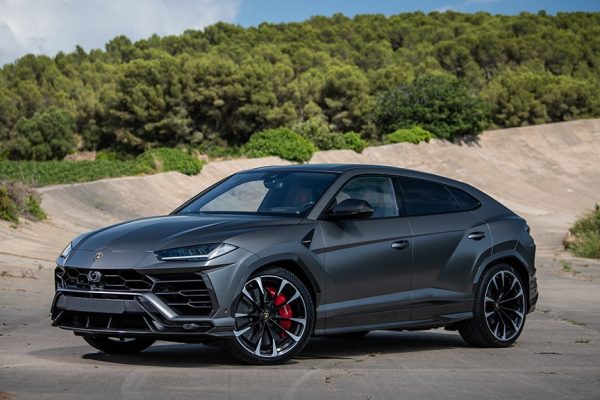 Rent Lamborghini Urus