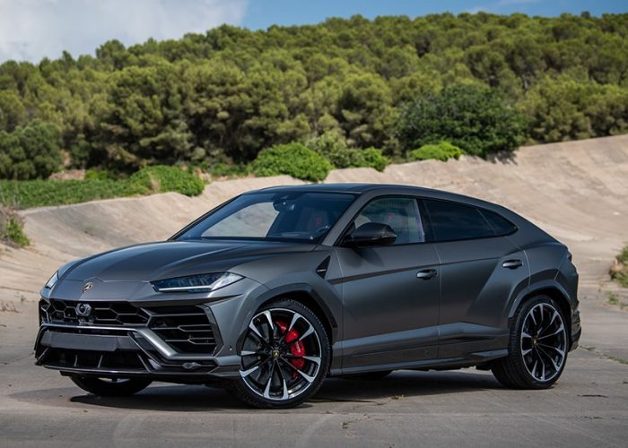 Rent Lamborghini Urus